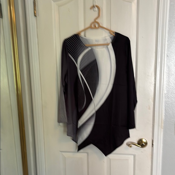 Black and White Asymmetrical Top - Picture 1 of 7